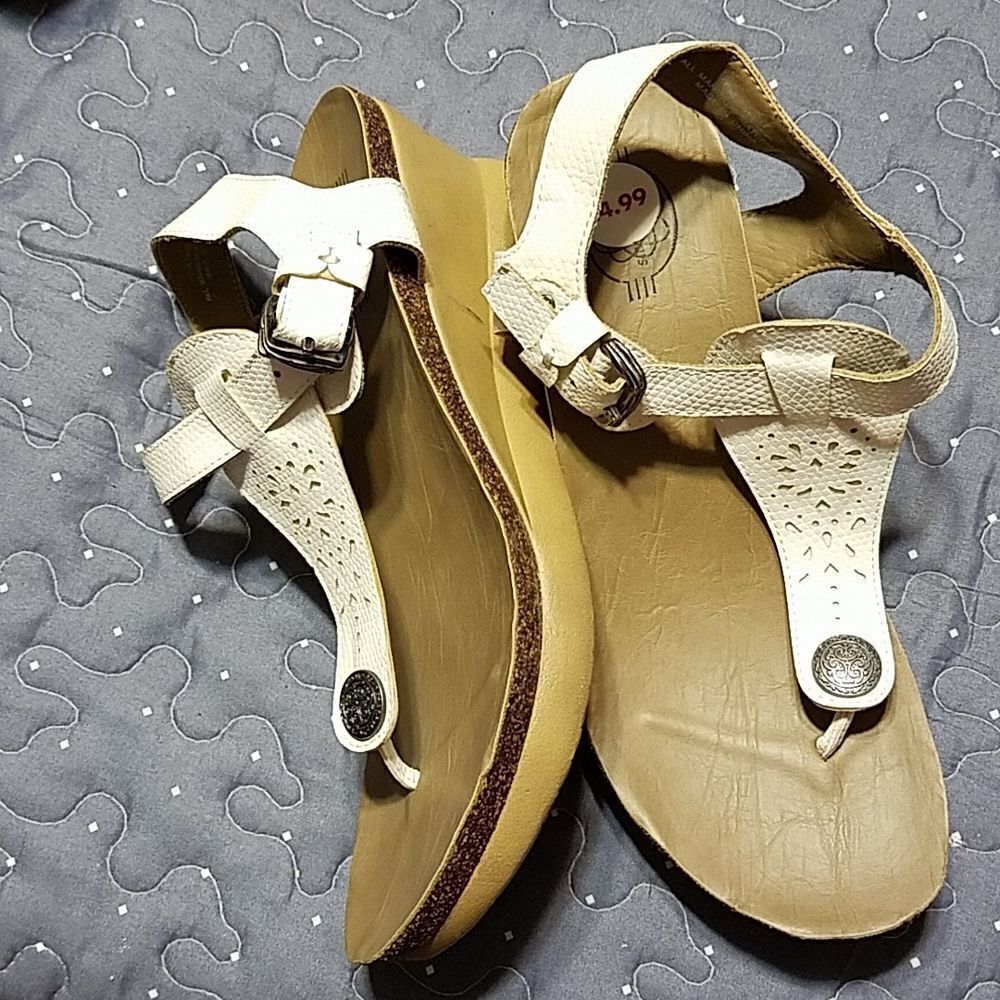 Hocus Pocus white wedge sandals size 10
